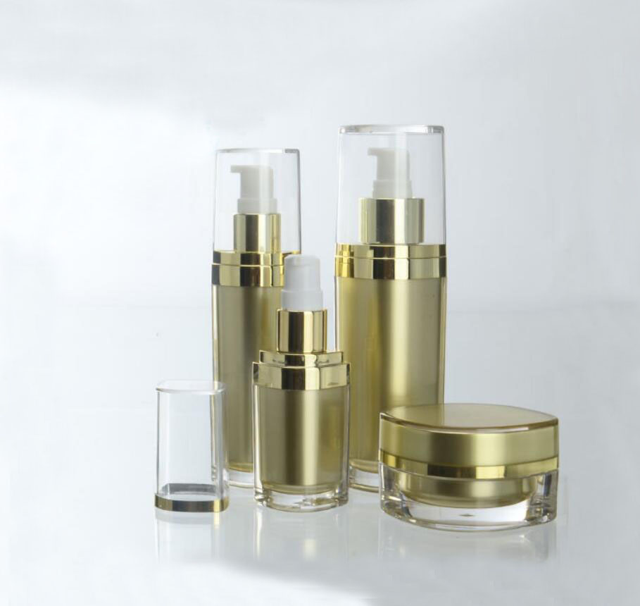 Bouteille acrylique dorée de 1 - Essence Serum Toner avis et prix